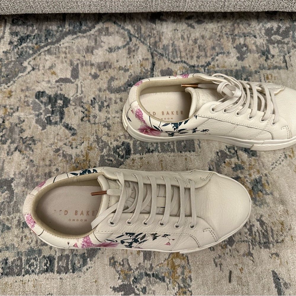 Ted Baker Trainers Size EU 39/ US 8.5 White Floral Sneakers - Picture 5 of 7